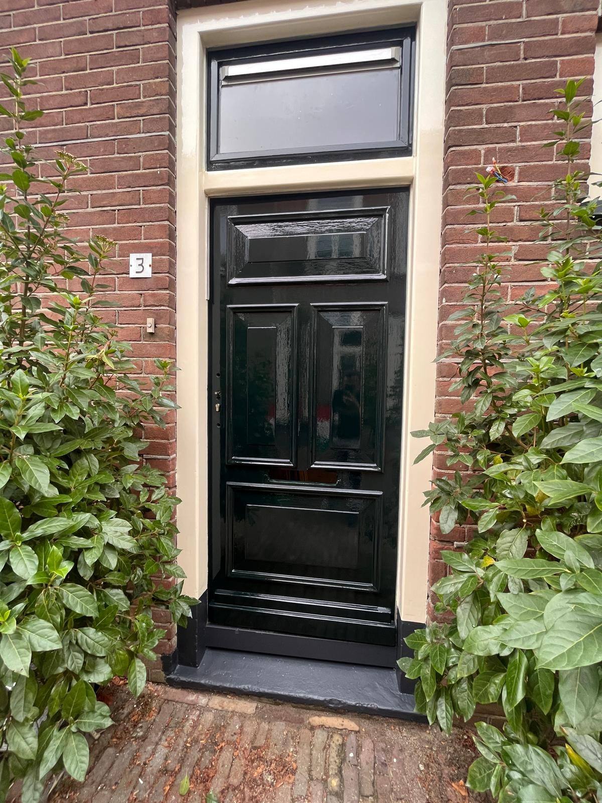Voordeur zwart hoogglans